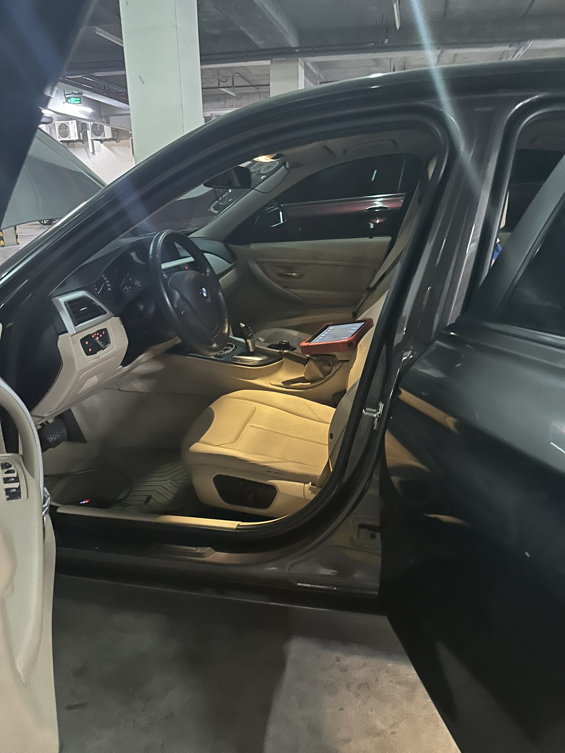 BMW 320i 2012 - Nội thất 8